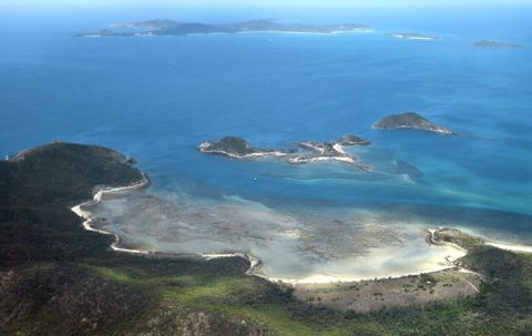 Photo of Miall Island (fringing reefs)