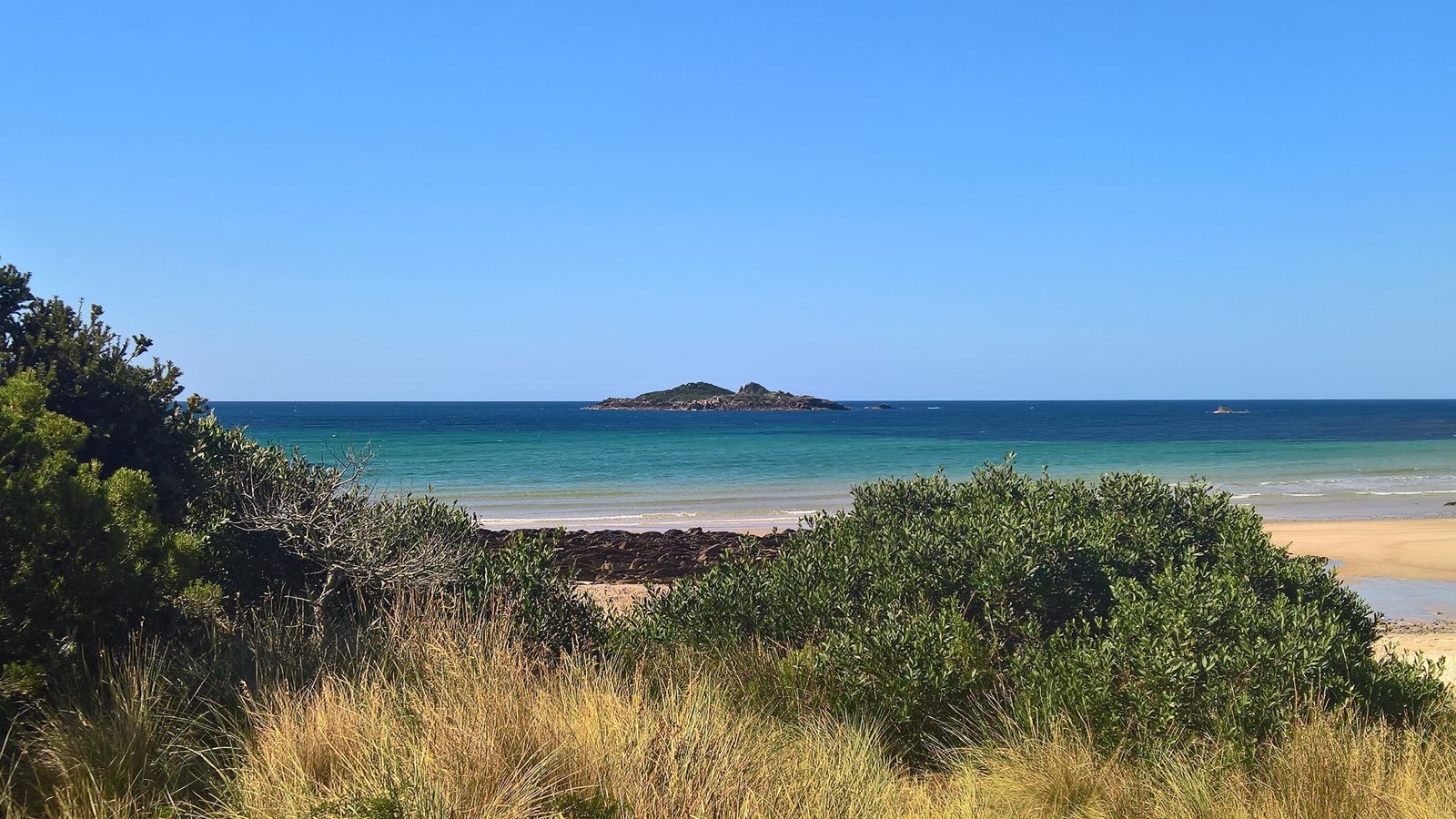 Primary photo of Sister Island